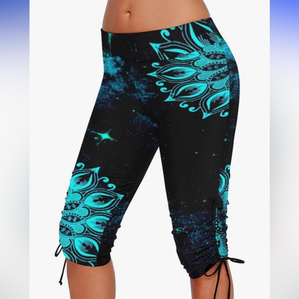 NWOT Turquoise Floral Mandala Swim Capri Rash Guard Leggings